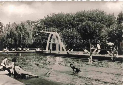 AK / Ansichtskarte VICHY 03 Allier La Piscine du Sporting Club