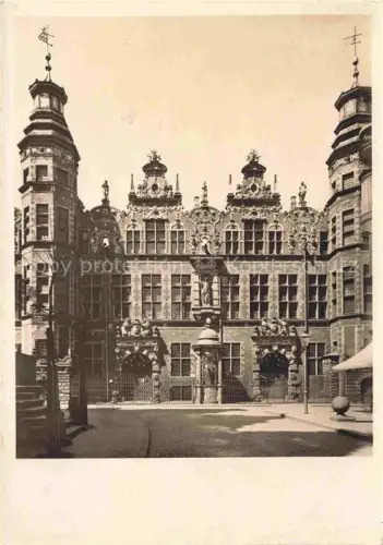 AK / Ansichtskarte Danzig GDANSK PL Zeughaus Ostfront mit Brunnenhaus