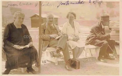 AK / Ansichtskarte Klosters-Serneus GR Familienfoto