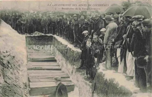 AK / Ansichtskarte Courrieres LENS 62 Pas-de-Calais Catastrophe des Mines Bénédiction de la Fosse Commune