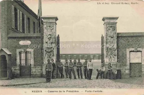 AK / Ansichtskarte Hesdin Montreuil 62 Pas-de-Calais Caserne de la Frézélière Porte d'entrée