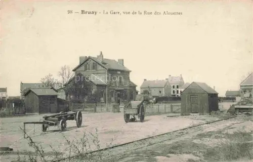 AK / Ansichtskarte Bruay-en-Artois Bruay-la-Buissiere BETHUNE 62 Pas-de-Calais La gare vue de la Rue des Alouettes