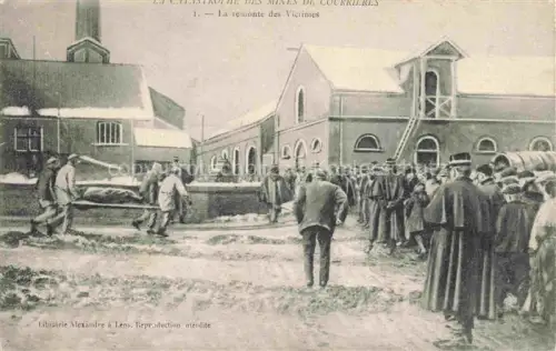 AK / Ansichtskarte Courrieres LENS 62 Pas-de-Calais La remonte des victimes Catastrophe aux Mines de Courrieres