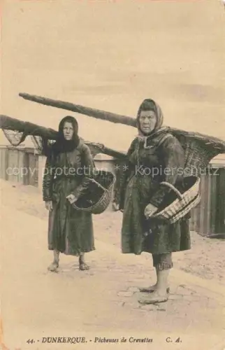 AK / Ansichtskarte DUNKERQUE Duenkirchen 59 Nord Pêcheuses de crevettes