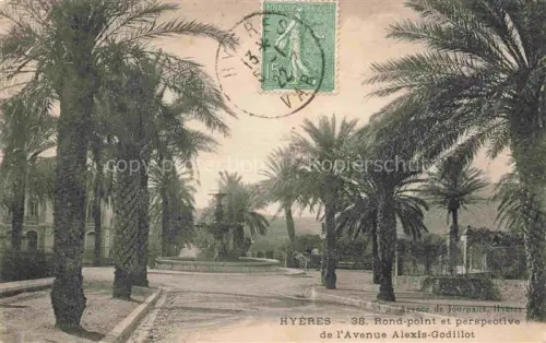 AK / Ansichtskarte HYERES-les-Palmiers HYERES-les-Salins 83 Var Rond-point et perspective de l'Avenue Alexis Godillot