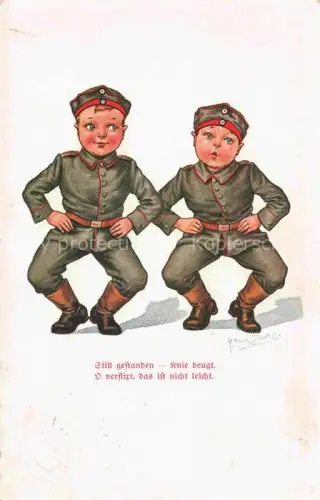 AK / Ansichtskarte Kindersoldaten Militaria Stillgestanden Knie beugen 