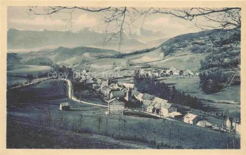 AK / Ansichtskarte Laffrey Laffray GRENOBLE 38 Isere Vue générale au loin le massif de la Chartreuse Alpes