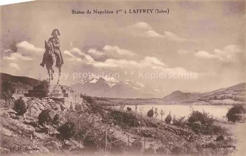 AK / Ansichtskarte Laffrey Laffray GRENOBLE 38 Isere Vue générale Statue de Napoléon Alpes