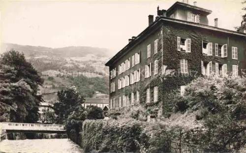 AK / Ansichtskarte Allevard-les-Bains GRENOBLE 38 Isere Pont de la Libération et Château des Forges