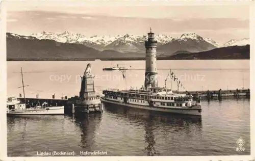 AK / Ansichtskarte Dampfer Binnenschifffahrt Lindau Hafeneinfahrt Leuchtturm 