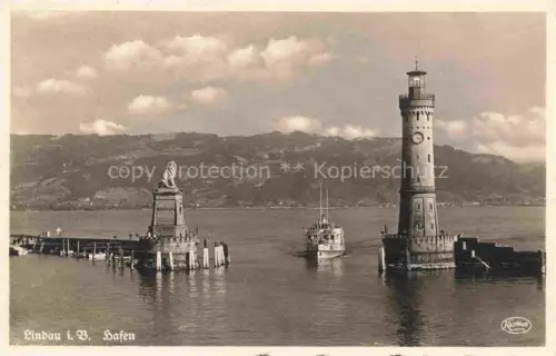 AK / Ansichtskarte Dampfer Binnenschifffahrt Lindau Hafeneinfahrt Leuchtturm 