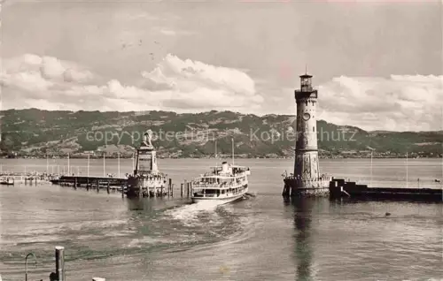 AK / Ansichtskarte Dampfer Binnenschifffahrt Lindau Bodensee Hafenausfahrt Leuchtturm 
