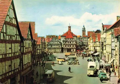 AK / Ansichtskarte Eschwege Marktplatz mit altem Rathaus Altstadt Fachwerkhaeuser