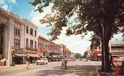 AK / Ansichtskarte Ann Arbor Michigan USA State Street and N. University on the campus of University of Michigan