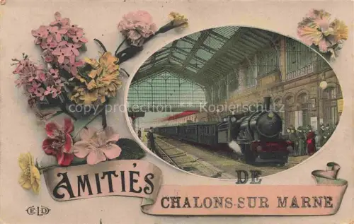 AK / Ansichtskarte Chalons-sur-Marne Chalons-en-Champagne 51 Marne Dans la gare Train