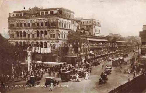 AK / Ansichtskarte Calcutta Kalkutta Kalka Calca India Native street scene Harrison Road