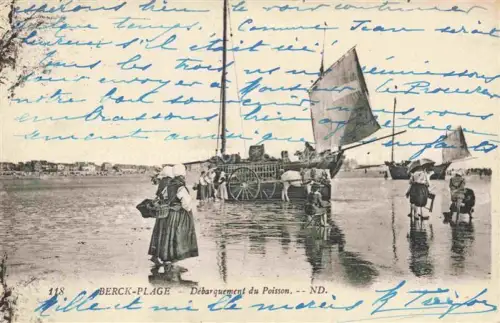 AK / Ansichtskarte BERCK-PLAGE 62 Débarquement du poisson