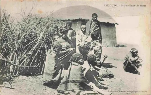 AK / Ansichtskarte Lessouto Lesotho Le sour devant la hutte