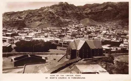 AK / Ansichtskarte ADEN Jemen Panorama view of the crater St. Mary's Church in foreground