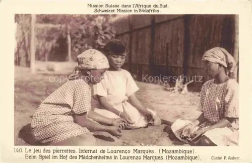 AK / Ansichtskarte Lourenco-Marques Laurenzo-Marques Mosambique Le jeu des pierrettes Internat Mission Suisse dans l'Afrique du Sud