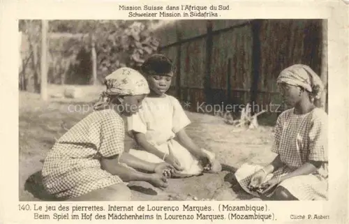 AK / Ansichtskarte Lourenco-Marques Laurenzo-Marques Mosambique Le jeu des pierrettes Internat Mission Suisse dans l'Afrique du Sud