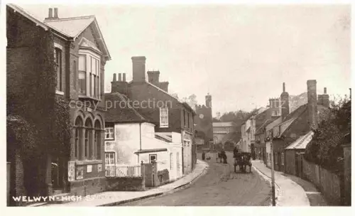 AK / Ansichtskarte Welwyn Hatfield Hertfordshire UK High Street History