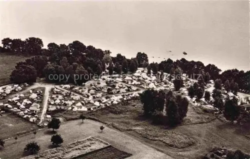 AK / Ansichtskarte Kressbronn Bodensee BW Campingplatz Iriswiese mit Naturbadestrand