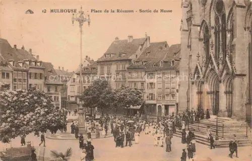 AK / Ansichtskarte MULHOUSE Muehlhausen 68 Haut-Rhin Place de la Réunion Sortie de Messe
