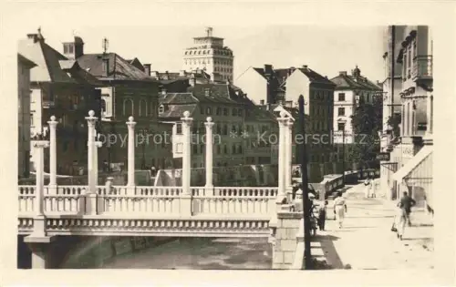 AK / Ansichtskarte LJUBLJANA Laibach Slovenia Motiv im Stadtzentrum Bruecke