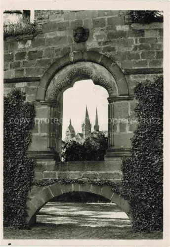 AK / Ansichtskarte Gelnhausen Hessen Kaiserpfalz Tuer zum grossen Saal des Palas mit Blick zur Marienkirche