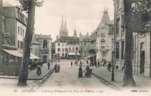 AK / Ansichtskarte Moulins  03 Allier Avenue Nationale et la Place du Theatre