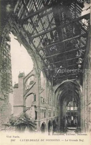 AK / Ansichtskarte Soissons 02 Aisne Cathedrale La Grande Nef