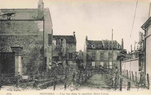 AK / Ansichtskarte Soissons 02 Aisne Une rue dans le quartier Saint Vaast