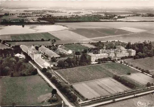 AK / Ansichtskarte Marlieux Bourg-en-Bresse 01 Ain Vue générale aérienne de la Trappe de Notre-Dame des Dombes Monastère et ses dépendances