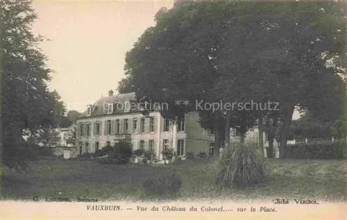 AK / Ansichtskarte Vauxbuin Soissons 02 Aisne Vue du Chateau du Colonel sur la Place