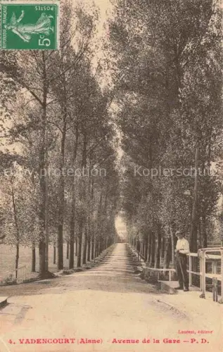 AK / Ansichtskarte Vadencourt Vervins 02 Aisne Avenue de la Gare
