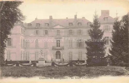 AK / Ansichtskarte Montgobert Soissons 02 Aisne Chateau de Montgobert La Cour d'honneur
