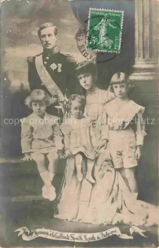 AK / Ansichtskarte Adel Belgien Koenigshaus Hommage Vaillante Familie 