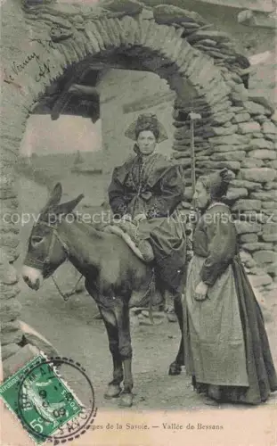 AK / Ansichtskarte Esel Donkey Ane Burro Asno Asino-- Trachten Savoie Vallee de Bessans