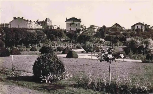 AK / Ansichtskarte Chatelguyon Chatel-Guyon 63 Puy-de-Dome Square de la Gare
