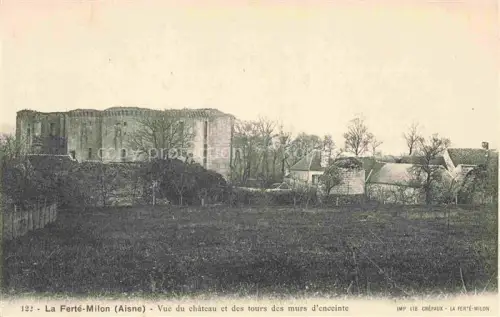 AK / Ansichtskarte La Ferte-Milon Chateau-Thierry 02 Aisne Vue du Chateau des tours des murs d'enceinte