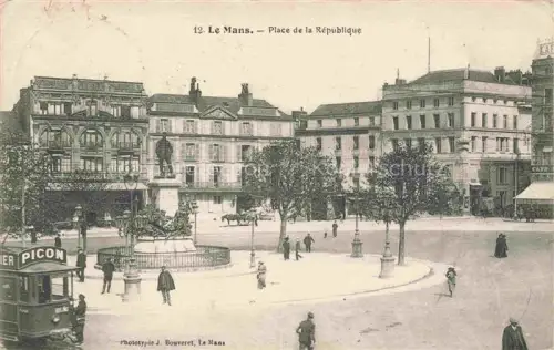 AK / Ansichtskarte LE MANS 72 Sarthe Place de la République Monument