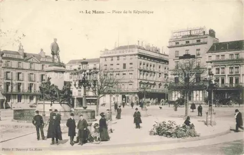 AK / Ansichtskarte LE MANS 72 Sarthe Place de la République Monument