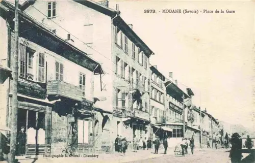 AK / Ansichtskarte Modane Saint-Jean-de-Maurienne 73 Savoie Place de la Gare