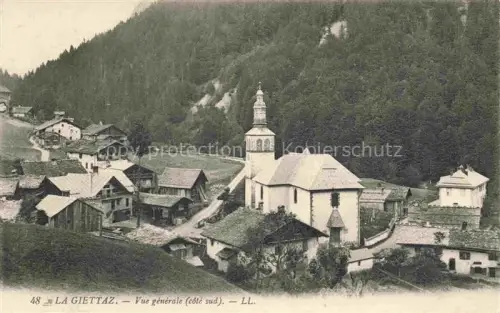 AK / Ansichtskarte La Giettaz ALBERTVILLE 73 Savoie Vue générale et l'église