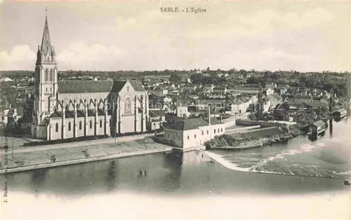 AK / Ansichtskarte Sable-sur-Sarthe La FLECHE 72 Sarthe Vue générale et l'église