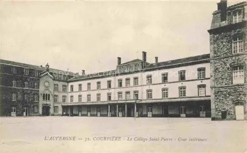 AK / Ansichtskarte Courpiere Thiers 63 Puy-de-Dome Le Collège Saint Pierre Cour intérieure