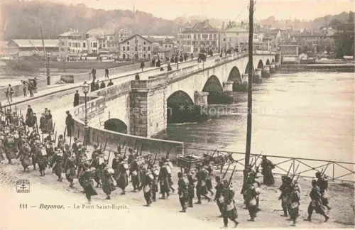 AK / Ansichtskarte BAYONNE 64 Pyrenees-Atlantiques Le Pont Saint-Esprit