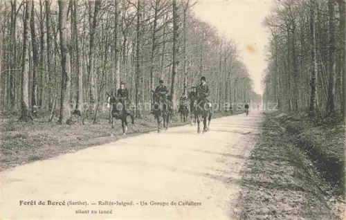 AK / Ansichtskarte Foret de Berce Jupilles LA FLECHE 72 Sarthe Rallye-Juigné un groupe de cavaliers