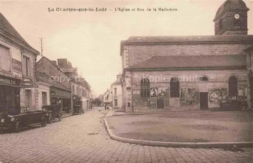 AK / Ansichtskarte La Chartre-sur-le-Loir LA FLECHE 72 Sarthe Eglise et Rue de la Madeleine
